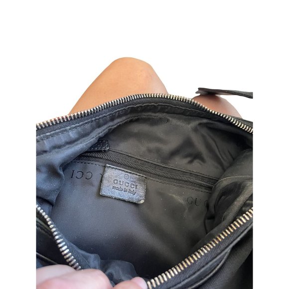 Gucci Black Nylon and Leather Shoulder Bag With G Clasp comes with COA - Picture 5 of 16